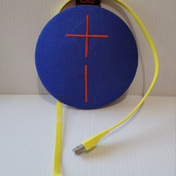Ultimate Ears UE Roll  Waterproof Bluetooth Speaker  Blue Checked Portable.


