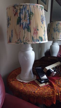 Lamp White With Flower Shade