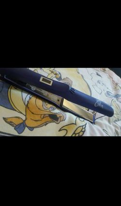 used Ion titanium flat iron 450° without box excellent condition