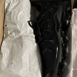 NIKE BRAND NEW