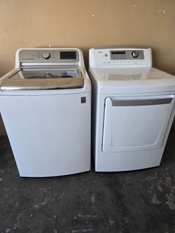 LG washer and dryer in great condition