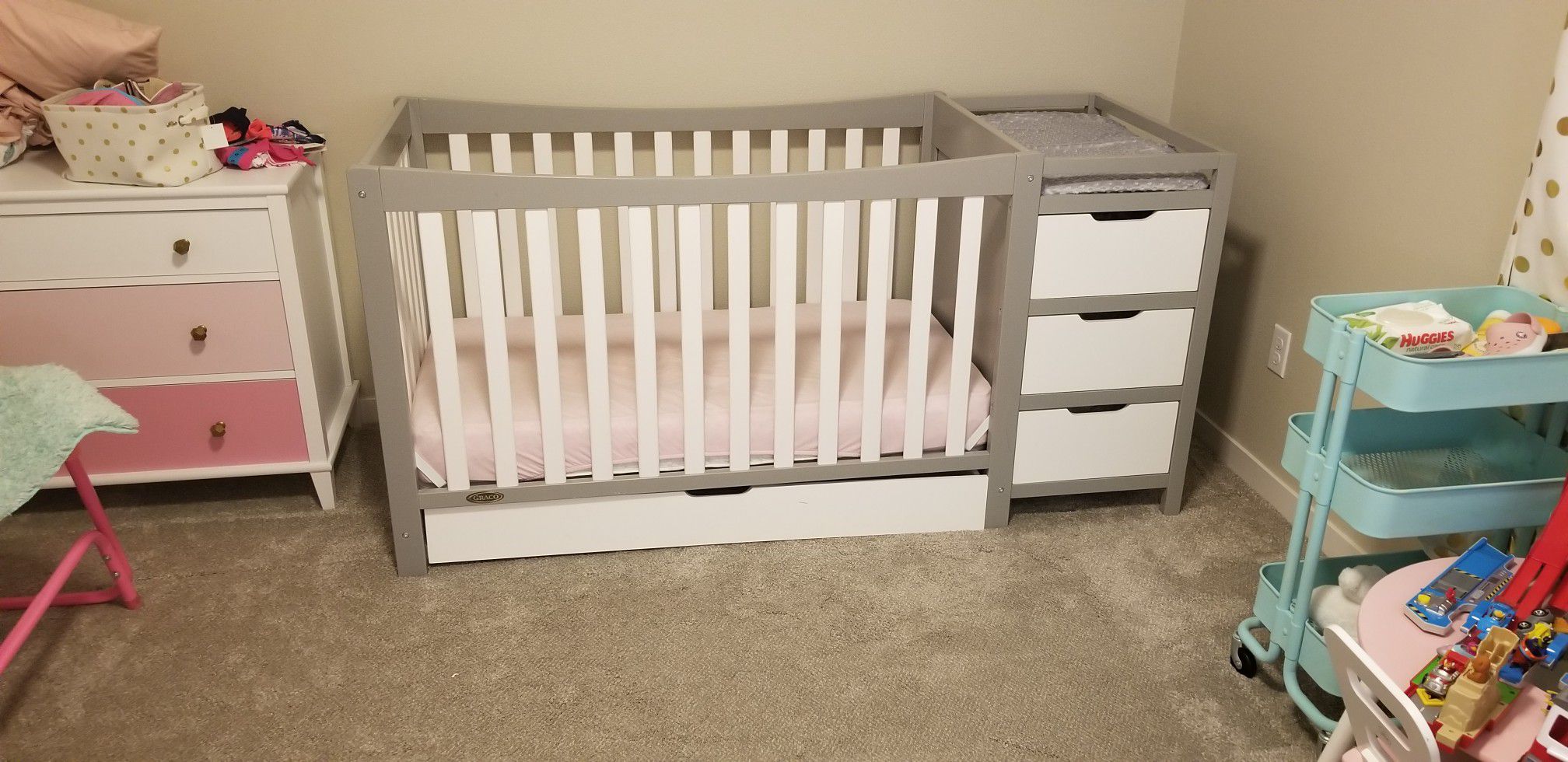 Graco Remy Crib with attached Changing Table