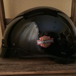 Harley-Davidson Spoiler Helmet - Size XS and Harley-Davidson Helmet / Tote Bag