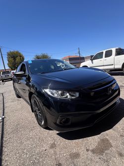 Honda civic 2019 $10,500