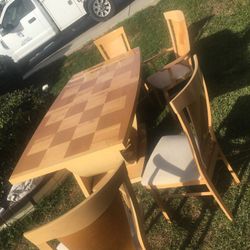 Dining Room Extendable/Adjustable Table With 5 Chairs 