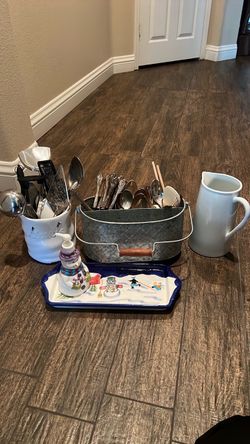 Kitchen and Holiday Kitchenware Bundle