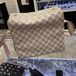 Louis Vuitton Messenger Handbag 