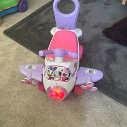 Child’s Minnie Airplane Sit down 