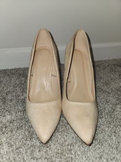 Cream pointed toe heels size 8US never worn