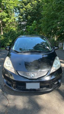 2011 Honda Fit Sport- 86K - CLEAN TITLE- NEW TIRES- RECENT MAINTENANCE
