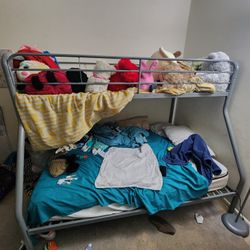 Metal bunk bed Twin Over Full