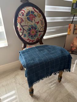 Vintage French Provincial Louis XVI Medallion Accent Chair – Floral Upholstery