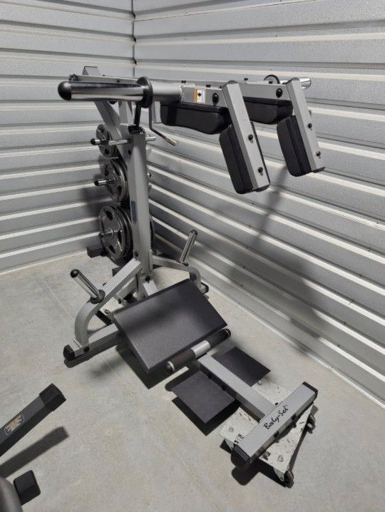 Weight Leverage Squat Machine