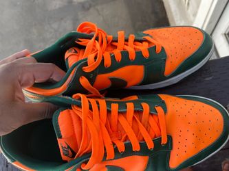 Miami Hurricanes dunks