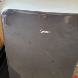 MIDEA Air Conditioner