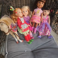 4  Med Dolls Plus A Horse  W Clothing 