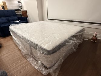 Brand new/Unused Still in Packaging Queen Mattress