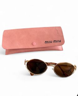 Tortoise shell chic sunglasses