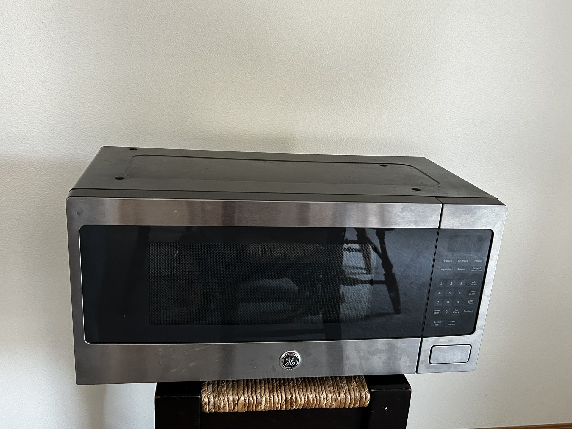 GE PEM31SF4SS 1.1 cu.ft. Countertop Microwave