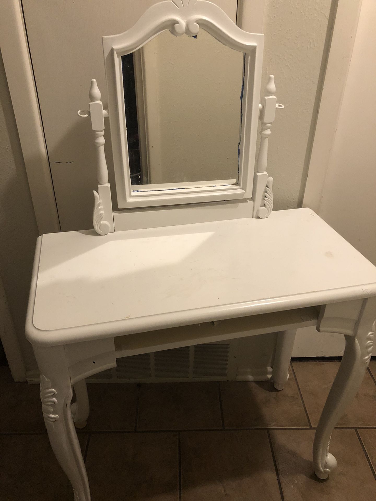 Kid Vanity Desk With Mirror