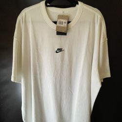 White Nike Shirt Size XXL Brand New 