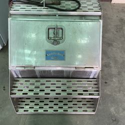 24 Inch Saddle Box With Step