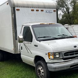 2000 Ford E-450