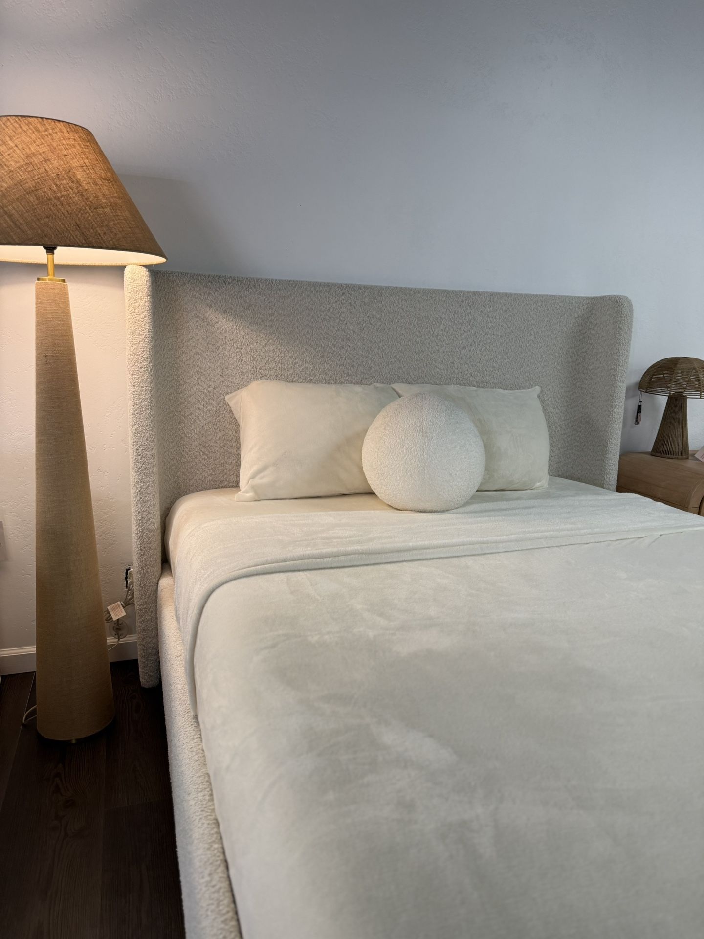 White Bouclé Curved Headboard Bed Frame w/ Wood Trim – NEW – King & Queen – $695 🛋️