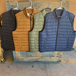 New 2xl Vest 15$ Each