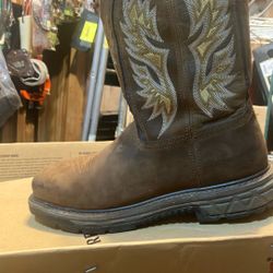 Redwing Men’s Safety Toe Work Pull on Boot