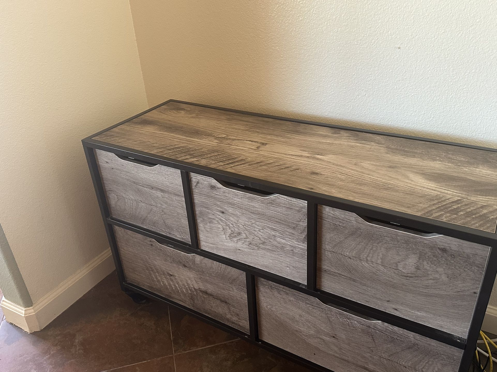 Dresser/ Drawer Storage