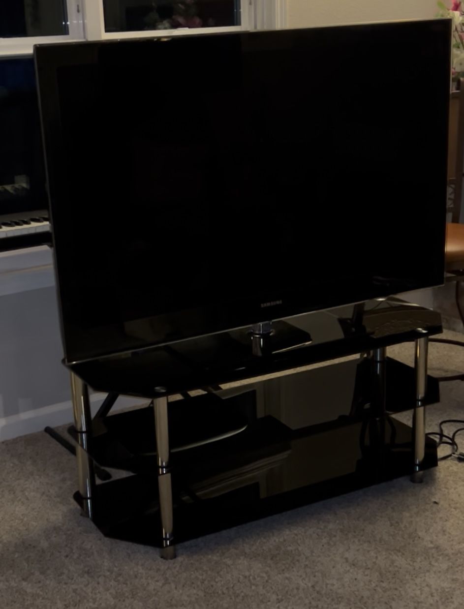 Samsung Tv With Stand 52 Inch Works Perfect