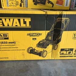 DEWALT 21 in. 150cc Briggs and Stratton 625ex Engine Rear Wheel Drive 2-in-1 Gas Self Propelled Walk Behind Lawn Mower