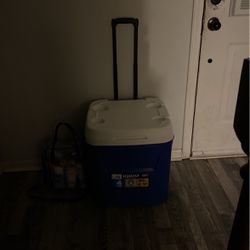 Igloo Rolling Cooler  (brand New Never Used)