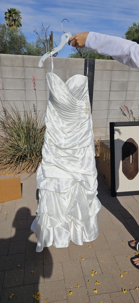 David's Bridal Dress Size 8