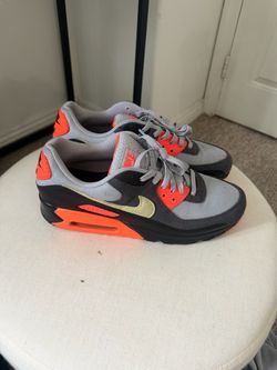 Nike Air Max 90 Sneakers