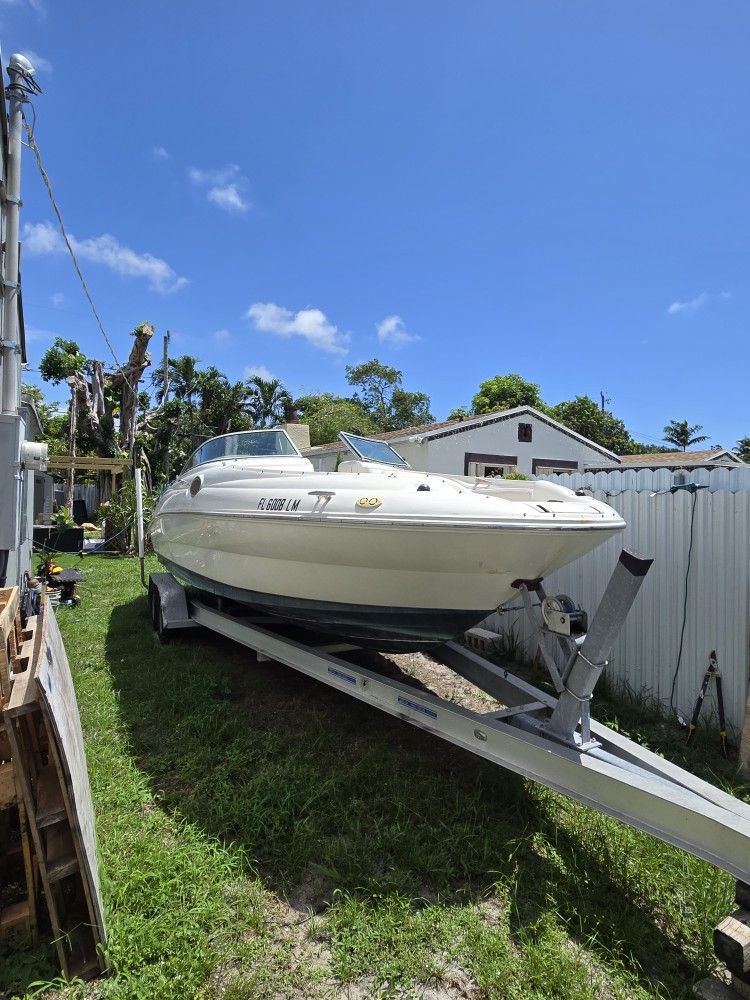 2001 SeaRay 240 Sundeck
