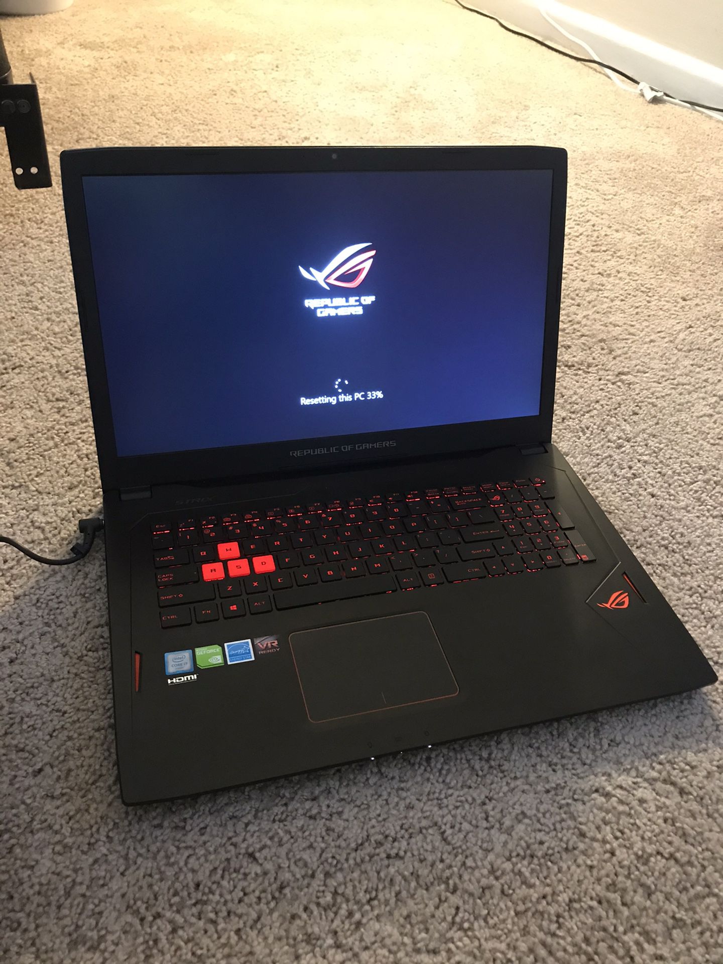 Gaming Laptop with case and mouse