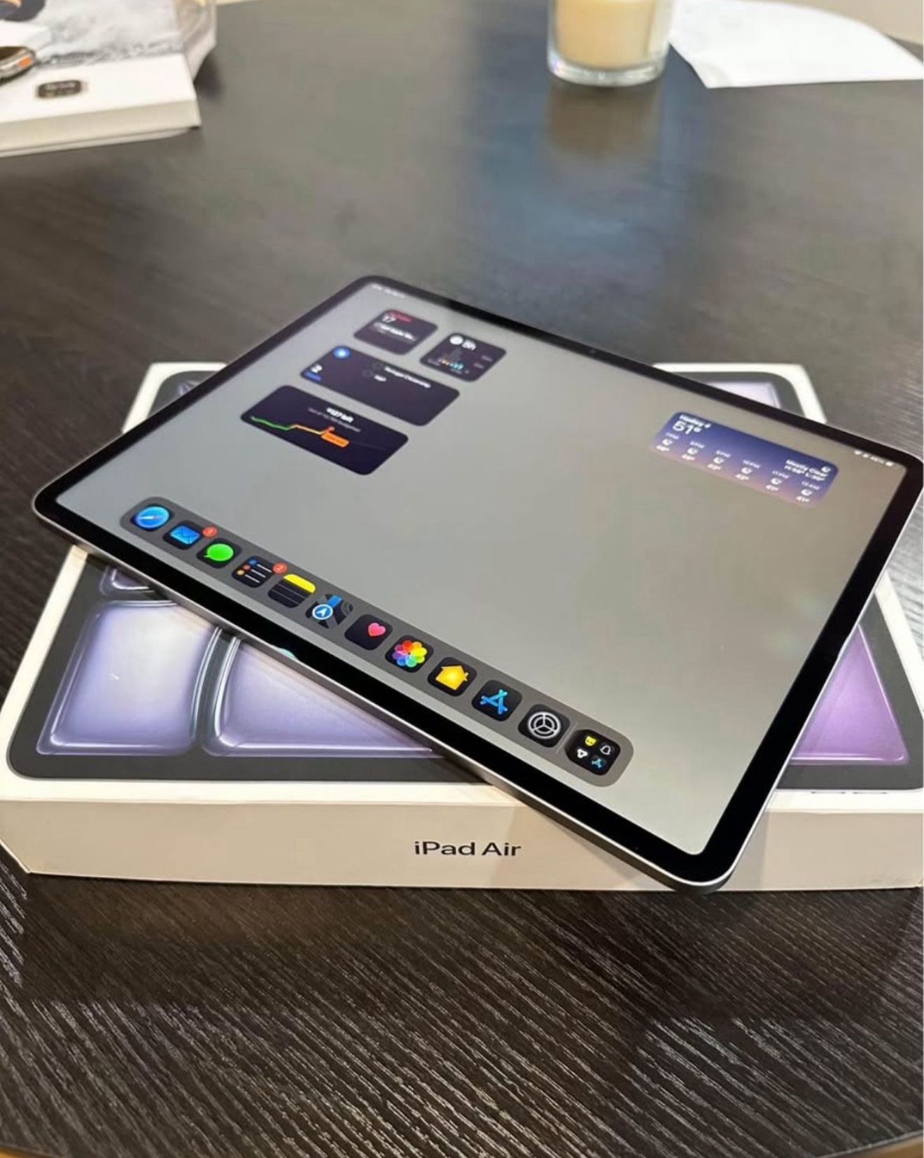 iPad Air 13 Inch With Cellular And Wi-Fi