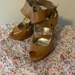 Vera Wang Tan Shoes Size 7 1/2