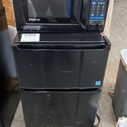 Micro Fridge With Microwave 