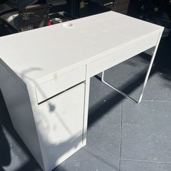 IKEA DESK