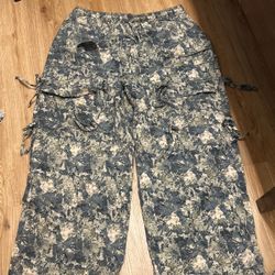 Boo Hoo Man Camo Cargo Pants  Size 38