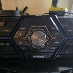 Samsung Stereo Powefull Open For Trade 