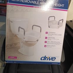 Raised Toilet Seat with removable arms