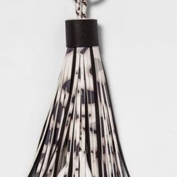 heyday™ 12" Lightning to USB-A Keychain Cable Light Tort