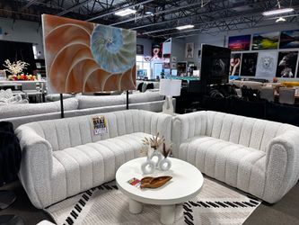 Stunning modern sofa set! 🩷📦✨ Easy Financing!