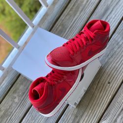 BRAND NEW JORDAN 1 MID “POMEGRANATE” FOR SALE!!!  SIZE 5.5(7W) $160