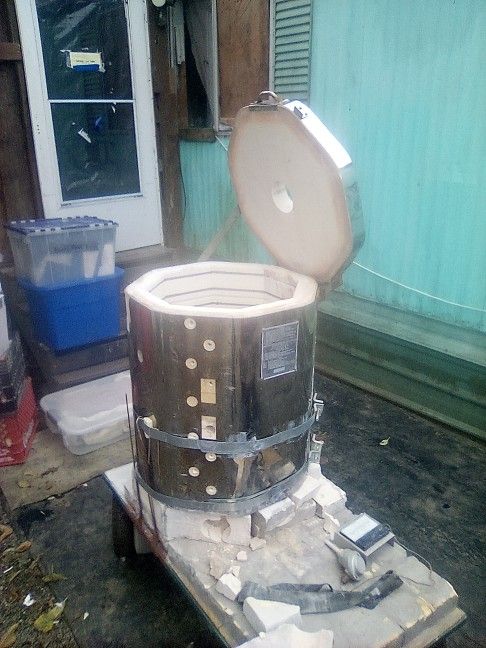 22inches Wide 32 Inches Tall Pottery Kiln and A Lot Of Fireing Bricks, Molds, Moulding Clay, Etc.
