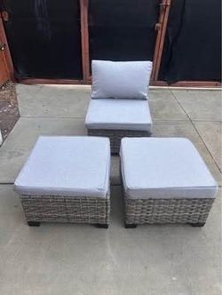 New Ovios 3 Piece light Gray Wicker Armless Chair and Two Ottoman set
